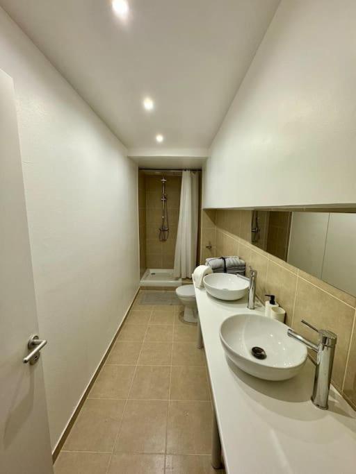Experience Cinema Immersif Dans Appartement Renove Pres De Montmartre Paris Exteriör bild